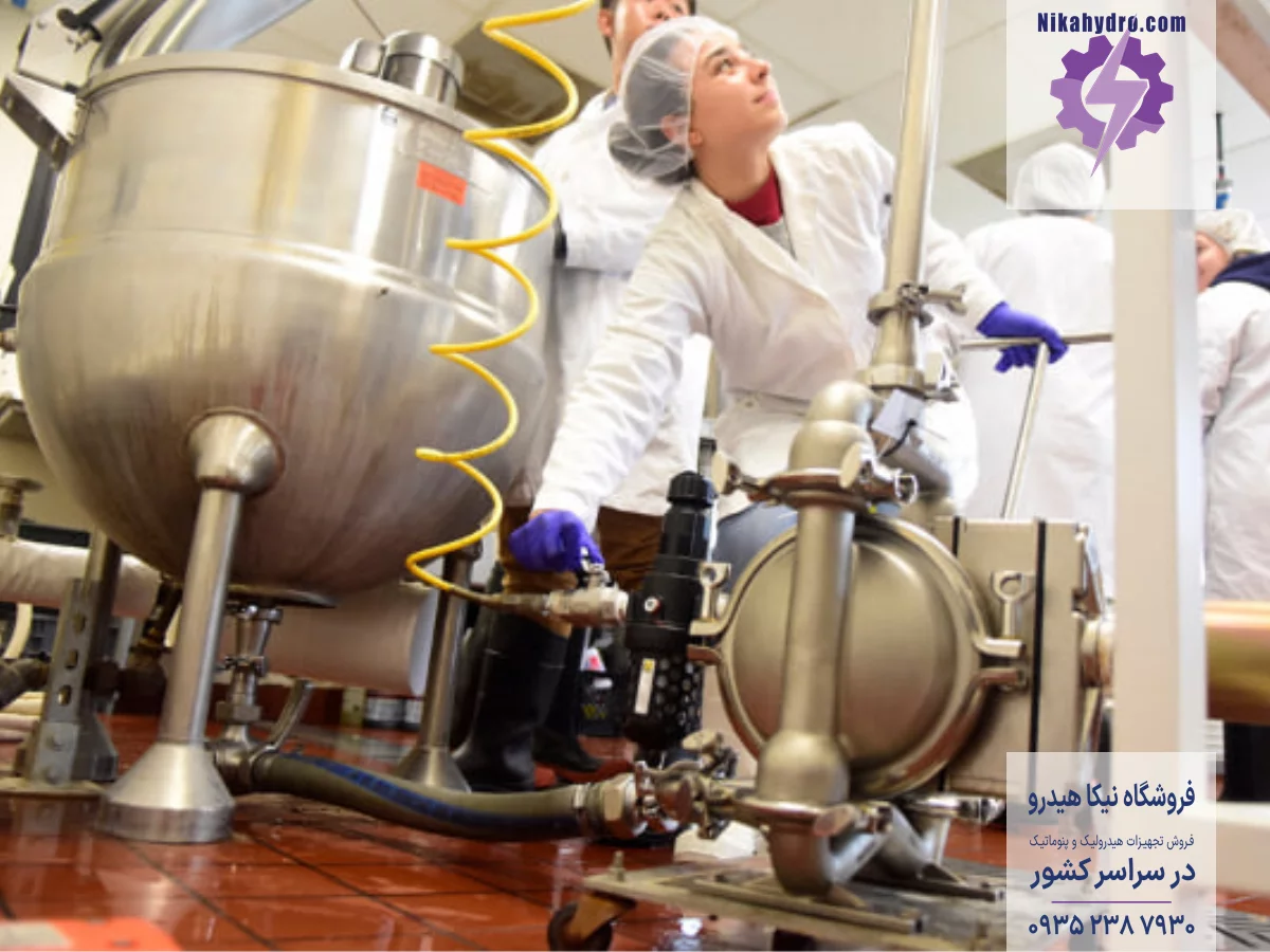 پمپ دیافراگمی در صنایع غذایی پمپ دیافراگمی بادی که برای انتقال انواع نوشیدنی و مواد غذایی کاربرد دارد.